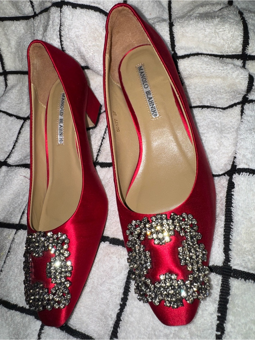 Manolo Blahnik Hangisi Crystal-Embellished jewel  Red Satin  Pumps